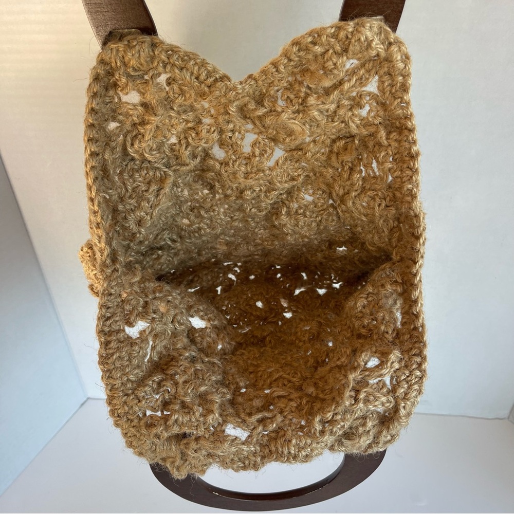 Vintage  Woven Rope-Style Boho Bag With Wood Handle . - Picture 5 of 10